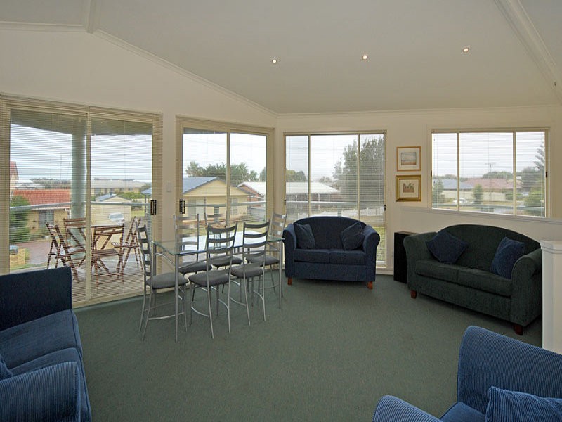 8 Hazel St, Goolwa Beach SA 5214