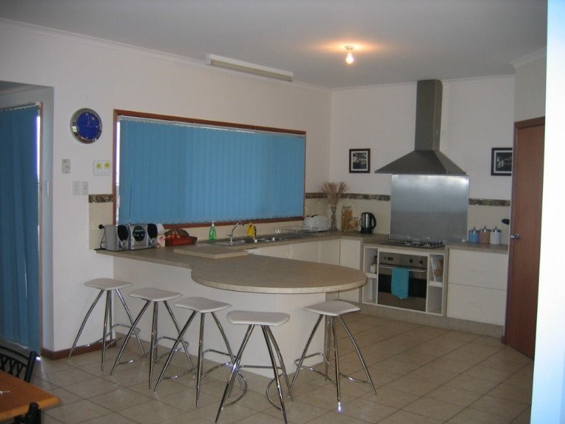 216 Surfers Parade, Middleton SA 5213