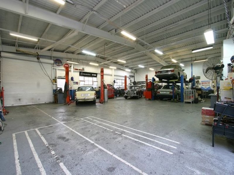 24 Manton Road, Oakleigh South VIC 3167