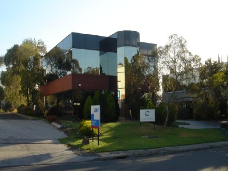 2 Kingston Town Close, Oakleigh VIC 3166