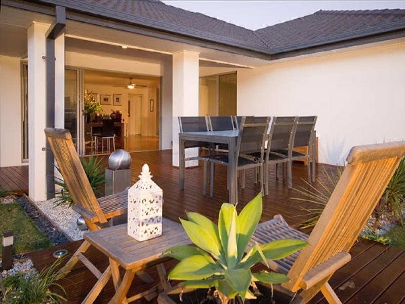 39 Heights Drive, Robina QLD 4226