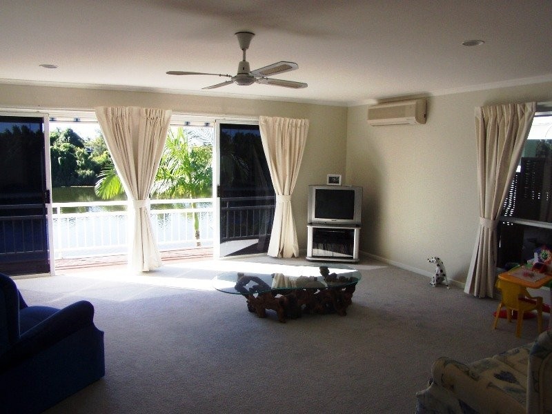 34 Emerton Crescent, Robina QLD 4226