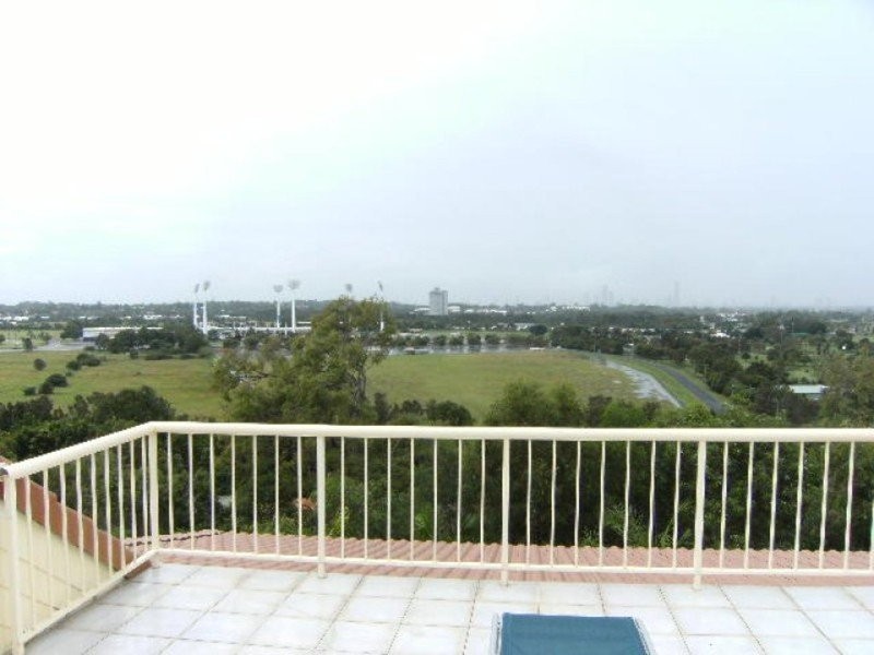 38 Amethyst court, Carrara QLD 4211