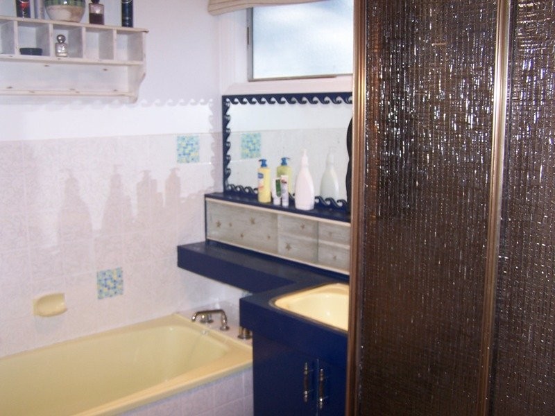 42 Stanley Avenue, Farmborough Heights NSW 2526