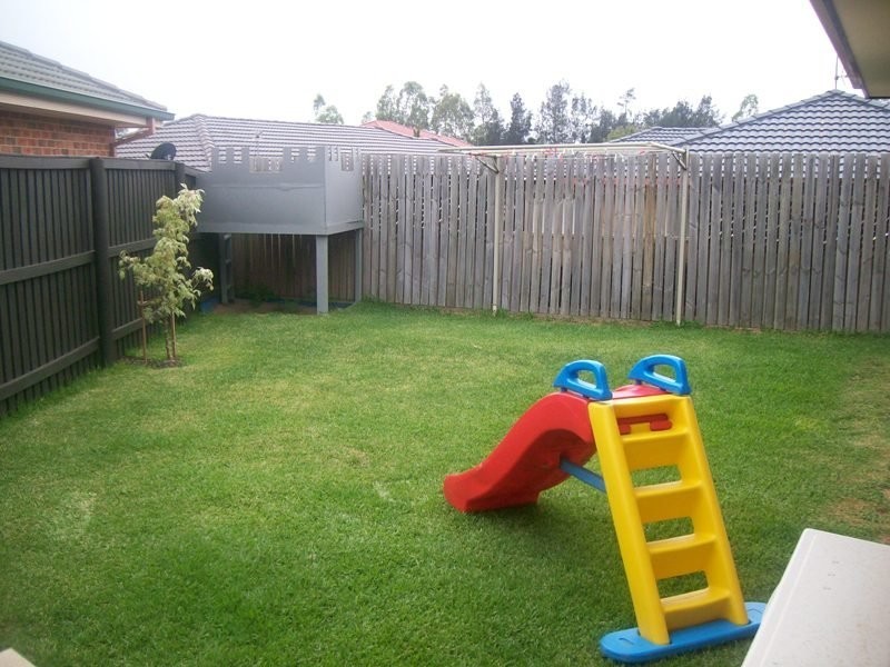 35 Glenwood Grove, Horsley NSW 2530