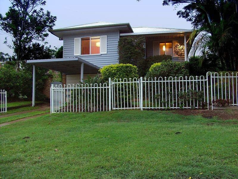 52 Palm Avenue, Holland Park West QLD 4121