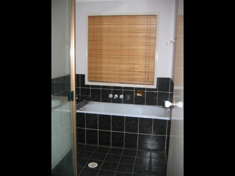 9 Wood Close, Loganholme QLD 4129