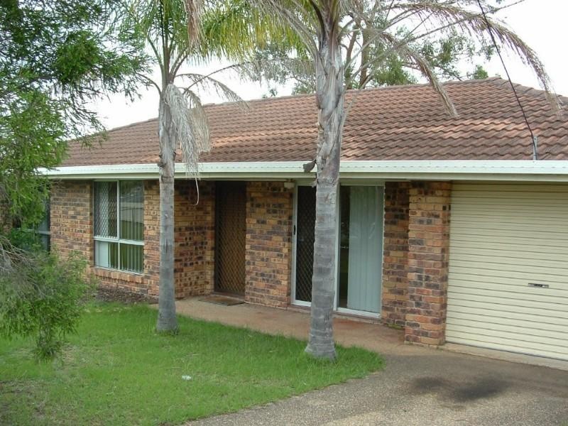 31 Brentwood Dr, Daisy Hill QLD 4127
