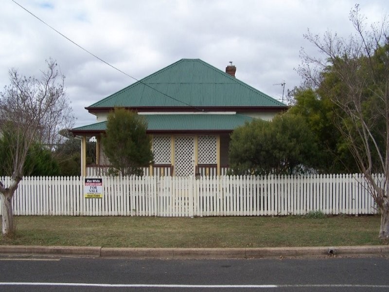 86 Albion St, Warwick QLD 4370