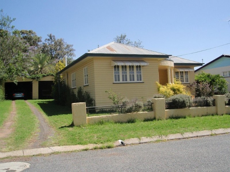 2 Mogridge Street, Warwick QLD 4370