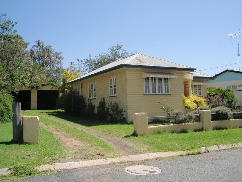 2 Mogridge Street, Warwick QLD 4370