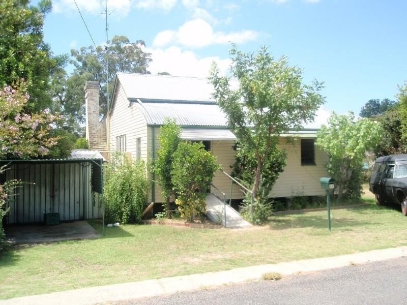 42 Wilga Avenue, Warwick QLD 4370