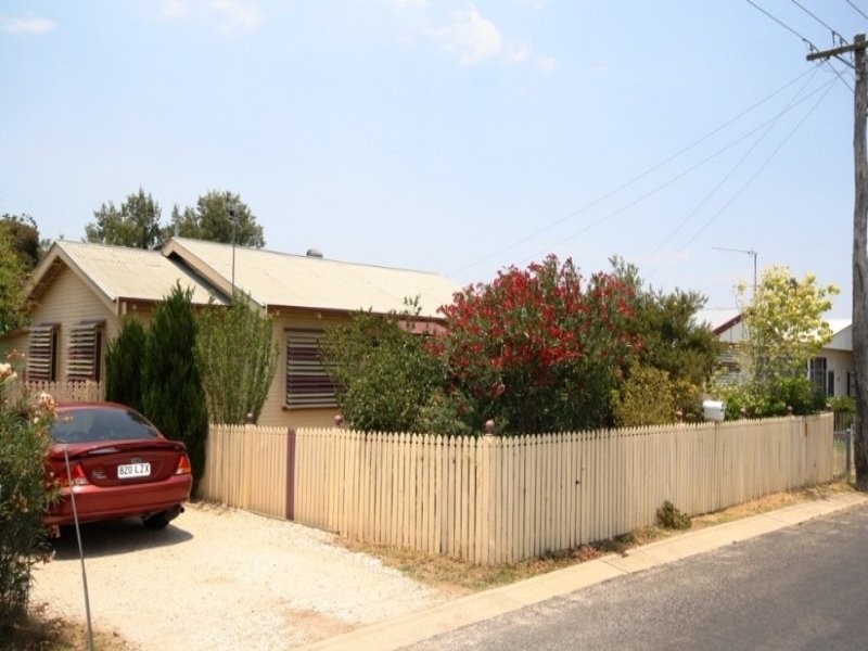 52 Stewart Avenue, Warwick QLD 4370