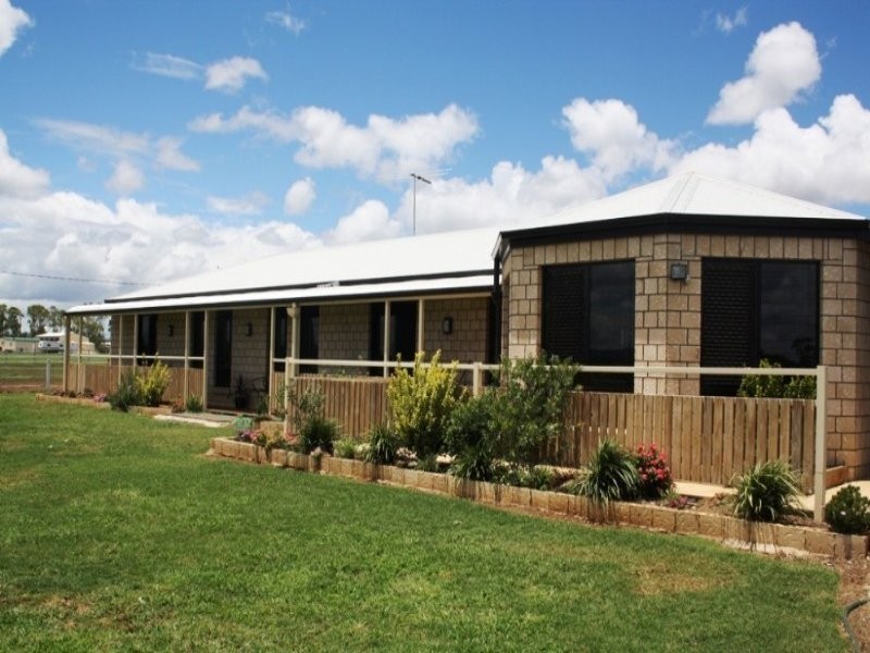 71 Gregory Street, Hendon QLD 4362