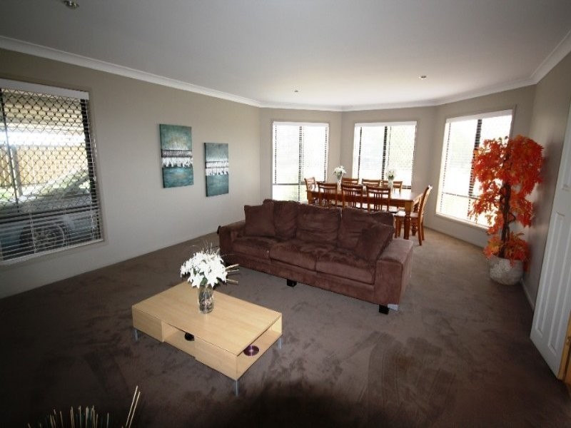 71 Gregory Street, Hendon QLD 4362