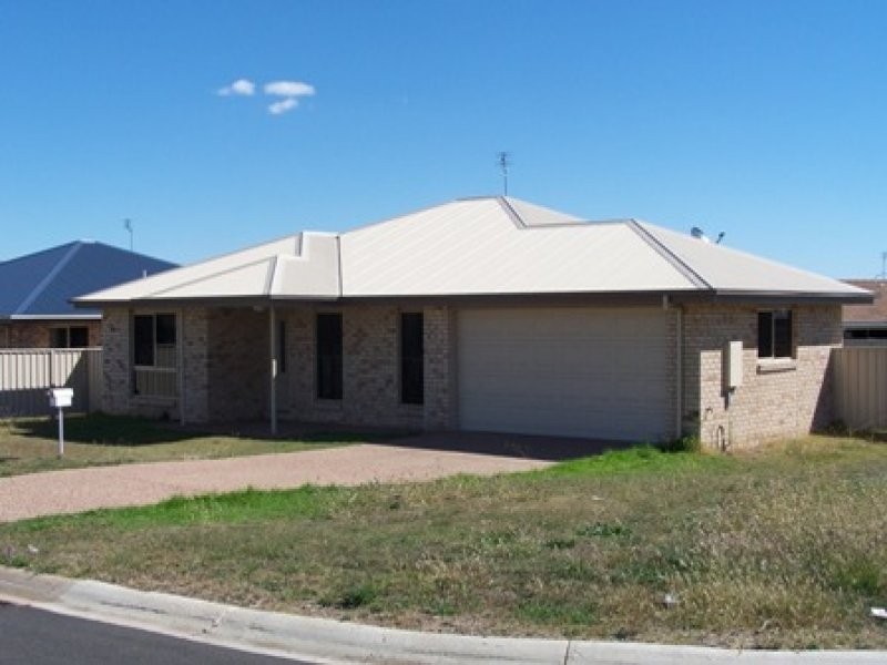 73 East Street, Warwick QLD 4370