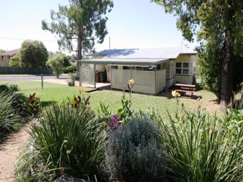 136 Locke Street, Warwick QLD 4370