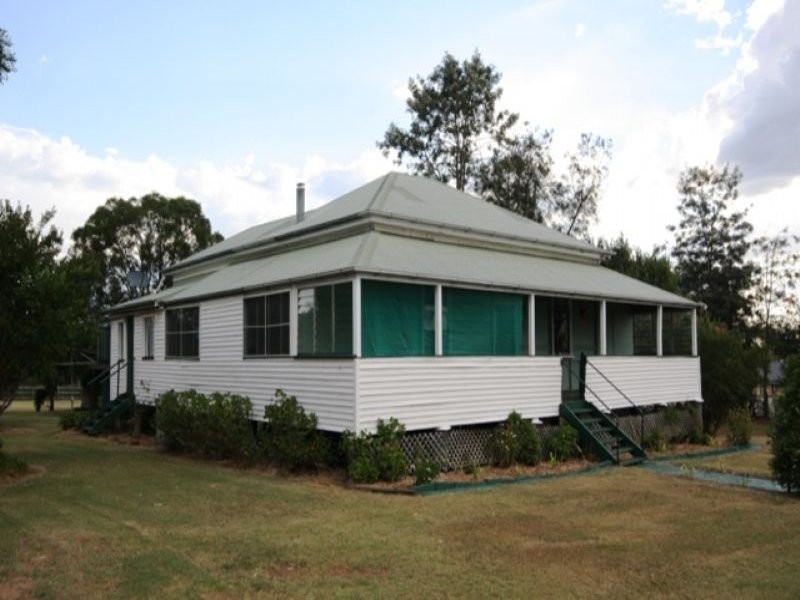 16 Rowland Street, Warwick QLD 4370