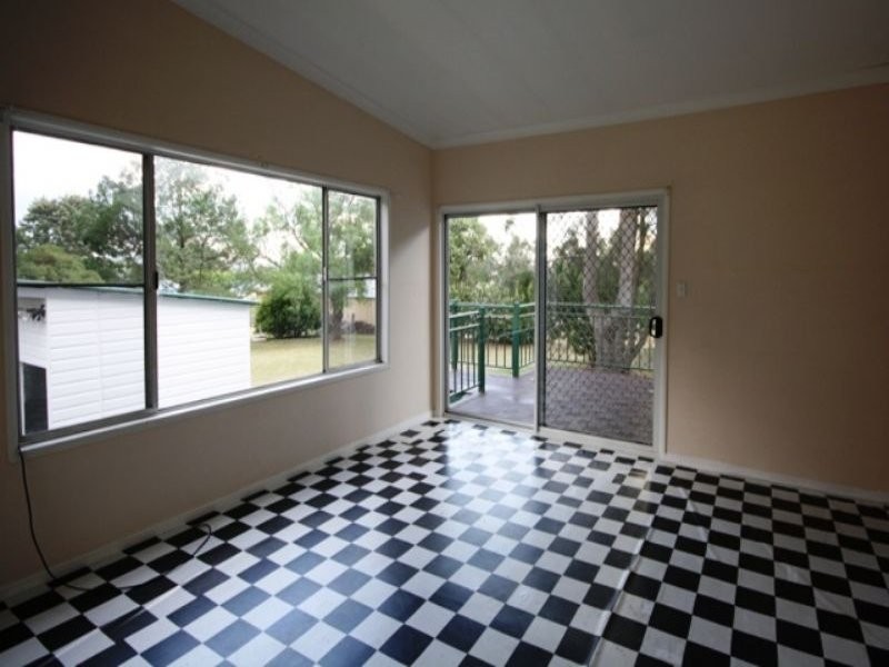 16 Rowland Street, Warwick QLD 4370