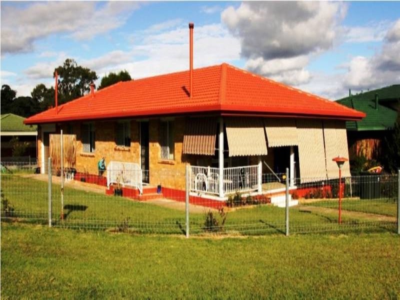 12 Gilbert Crescent, Warwick QLD 4370