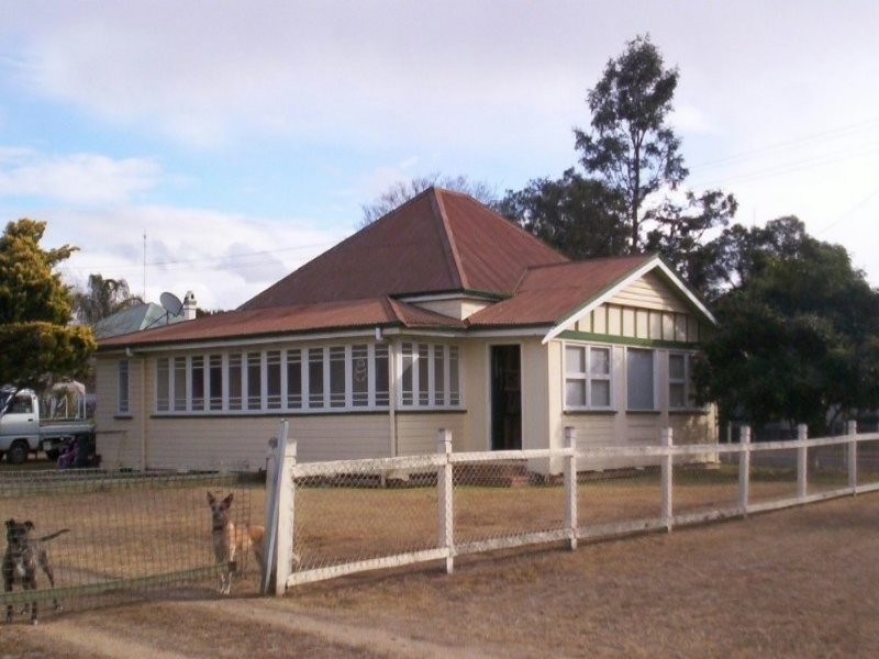 76 Pratten St, Warwick QLD 4370