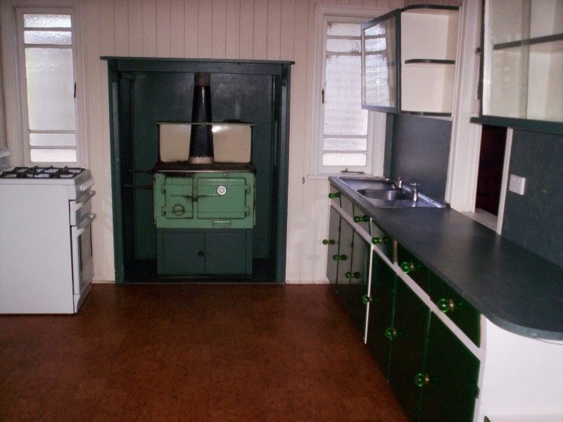 76 Pratten St, Warwick QLD 4370