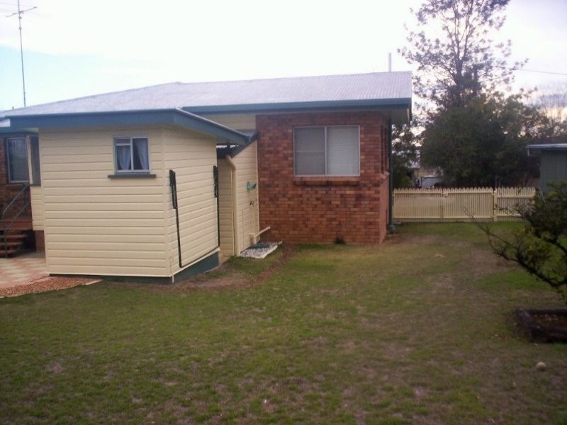 24 Evans Cres, Warwick QLD 4370