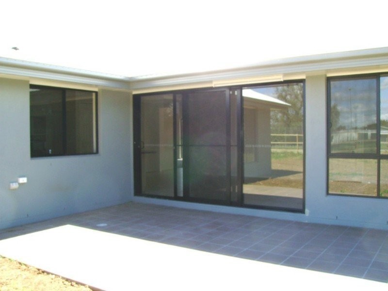32 Devitt Street, Warwick QLD 4370