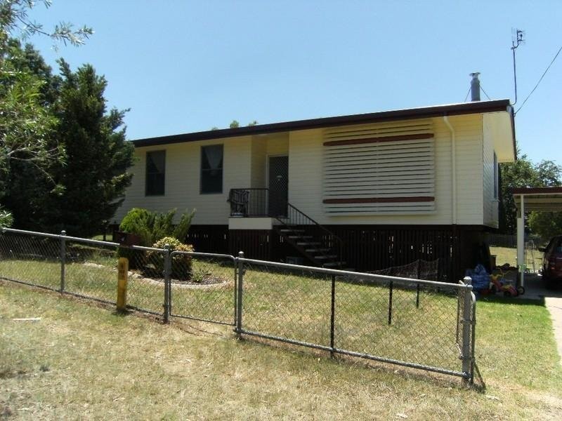 4 Furness Crescent, Warwick QLD 4370