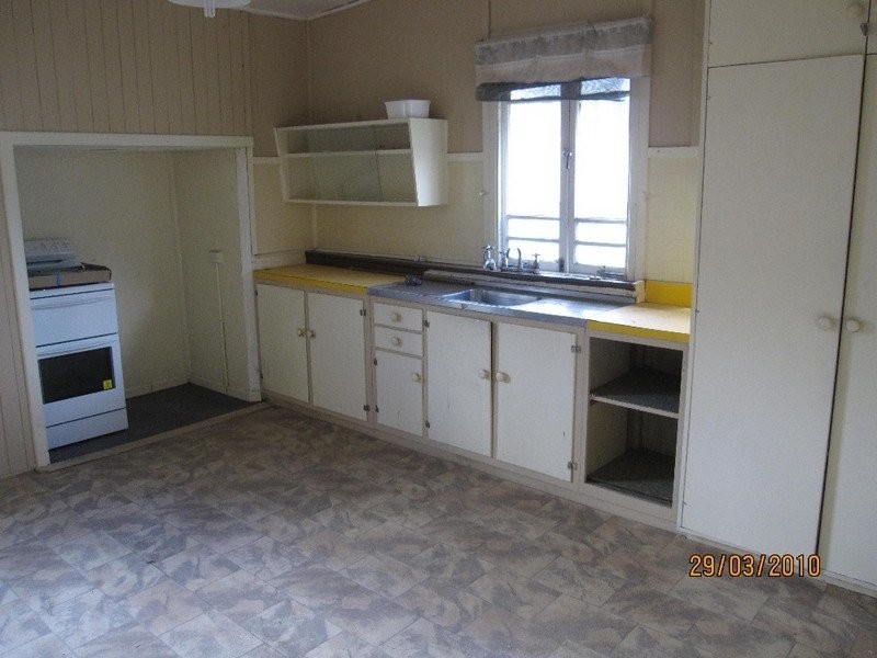 31 Gore Street, Warwick QLD 4370