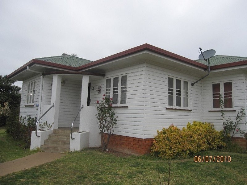 152 Wood Street, Warwick QLD 4370