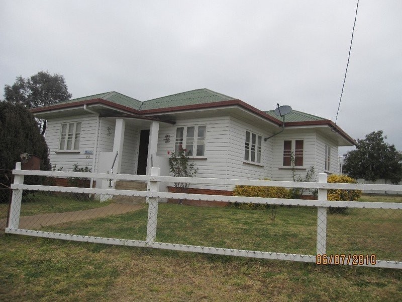 152 Wood Street, Warwick QLD 4370