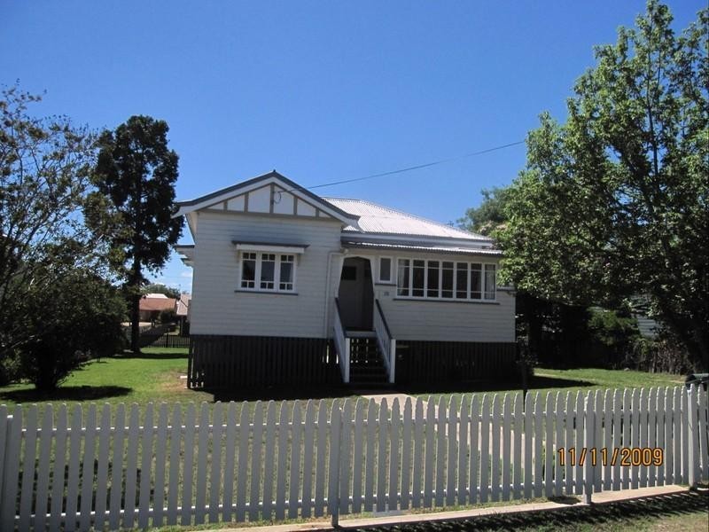 20 Gore Street, Warwick QLD 4370