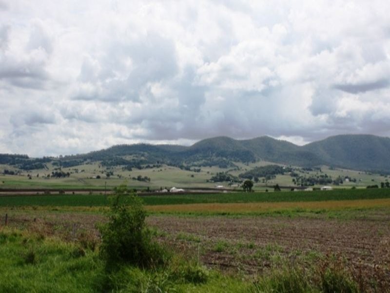 192 Top Swanfels Road, Yangan QLD 4371