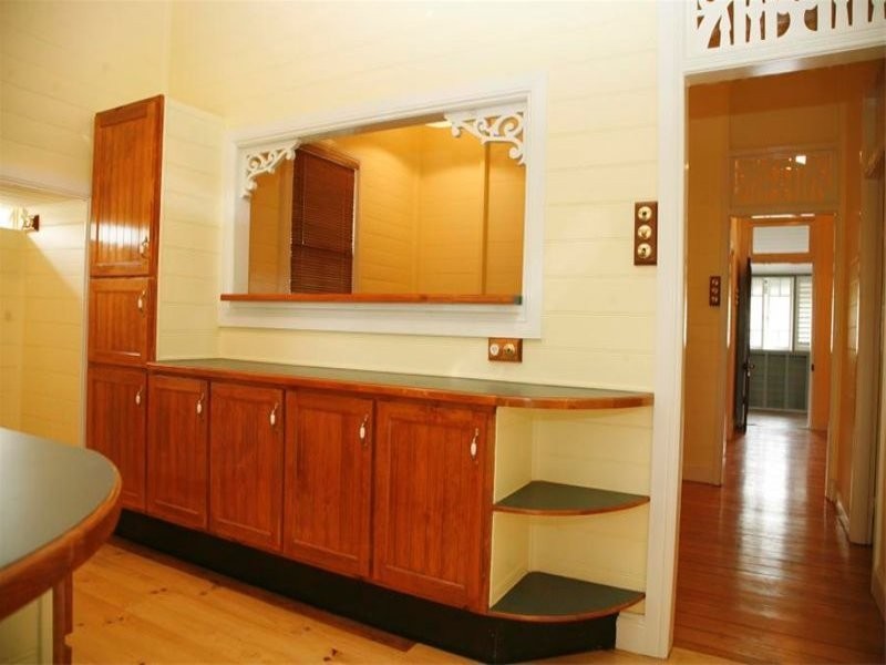 242 Boundary Street, South Townsville QLD 4810