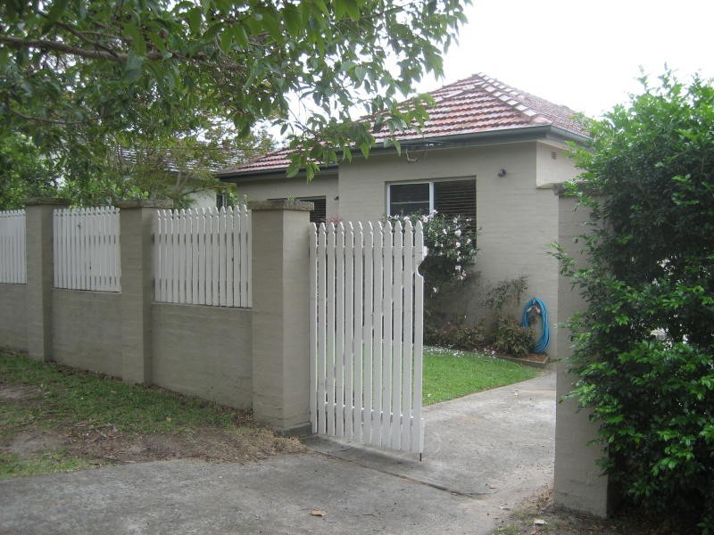 43 Wyadra Avenue, Freshwater NSW 2096