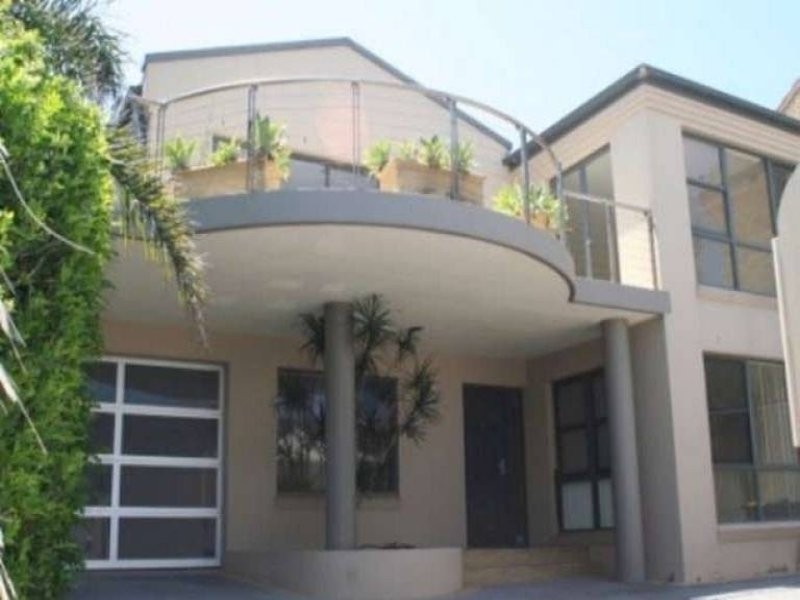 11 Taylor Street, North Curl Curl NSW 2099