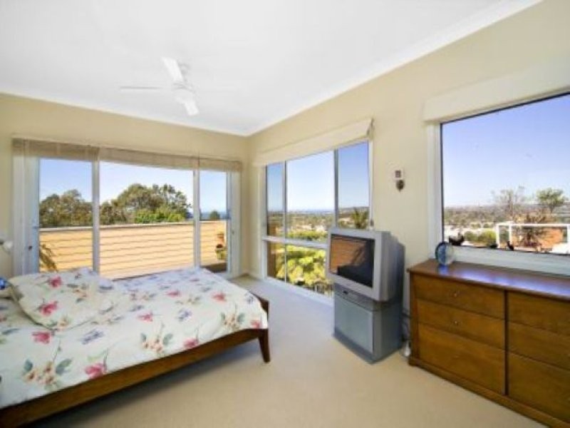 22 Connaught Street, Narraweena NSW 2099