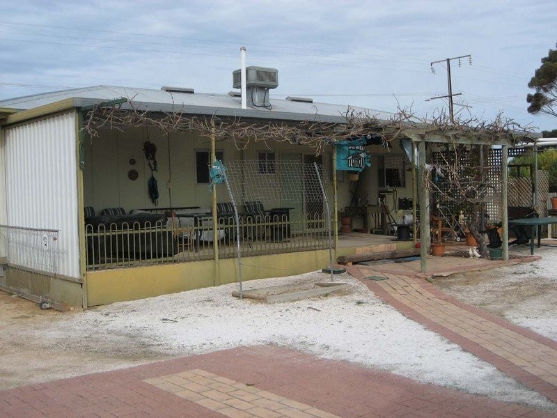 9 Cumberland Road, Port Clinton SA 5570