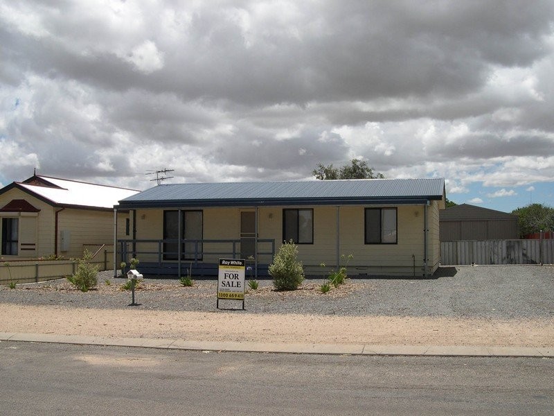 11 Clinton Road, Maitland SA 5573