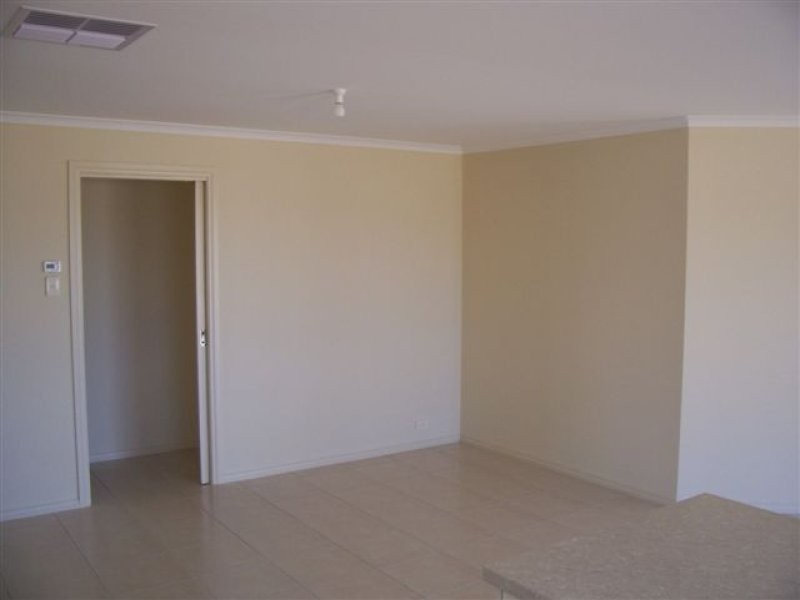 8 Boase Crescent, Wallaroo SA 5556