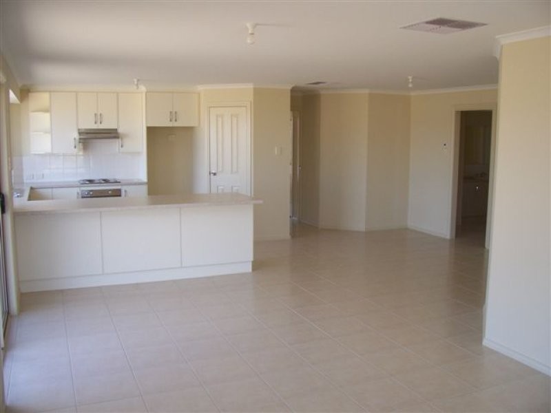 8 Boase Crescent, Wallaroo SA 5556