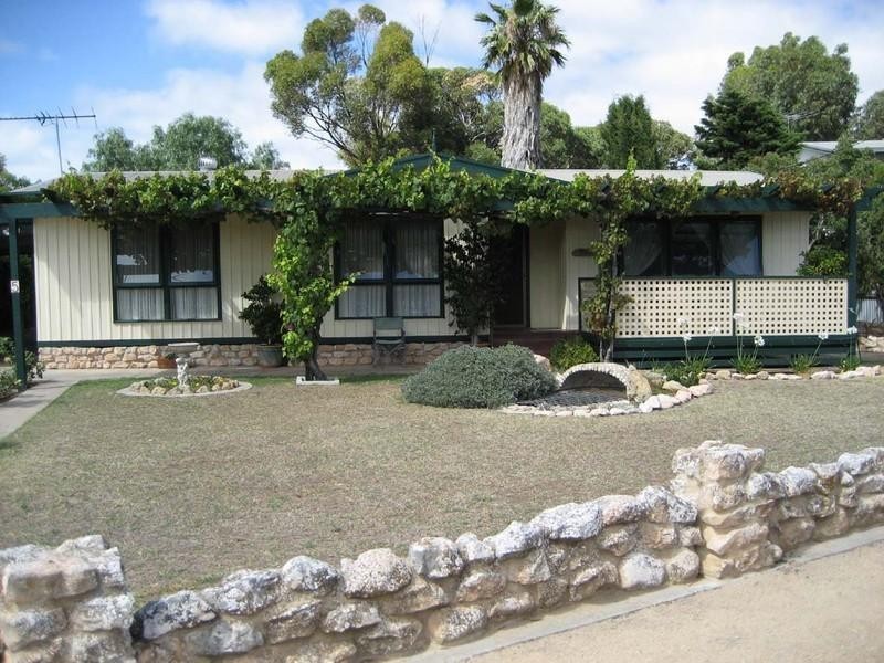 5 Buttfield Ave, Port Vincent SA 5581