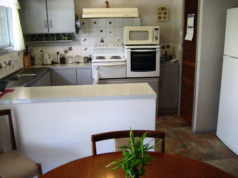 5 Buttfield Ave, Port Vincent SA 5581