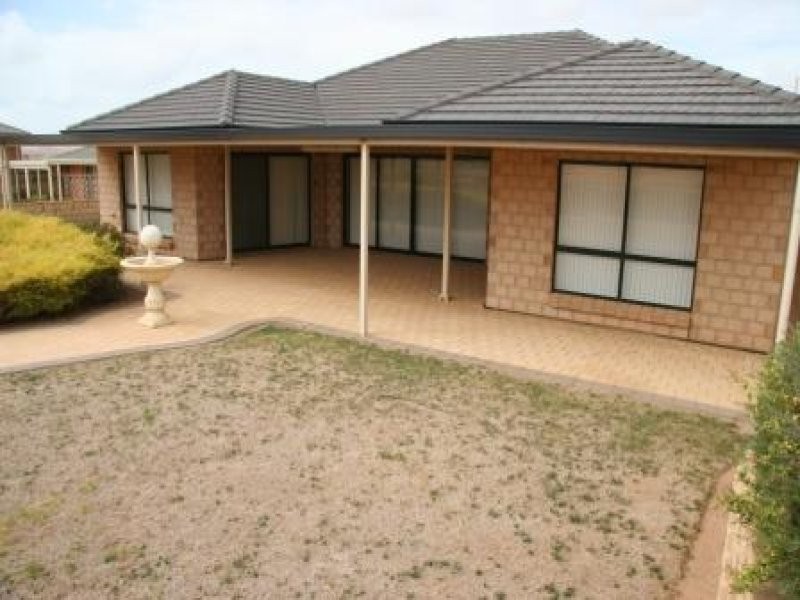 7 Gilmore Crescent, Wallaroo SA 5556