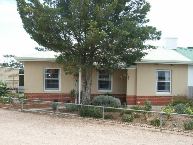 2 Moonta Street, Wallaroo SA 5556