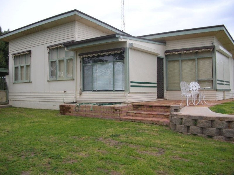 1 Hughes Avenue, Moonta Bay SA 5558