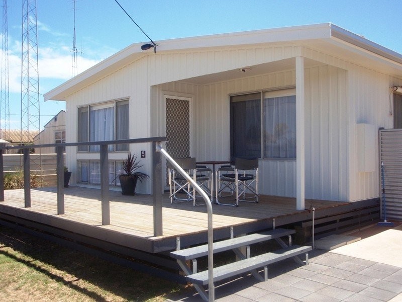 5 Newbery Avenue, North Beach SA 5556