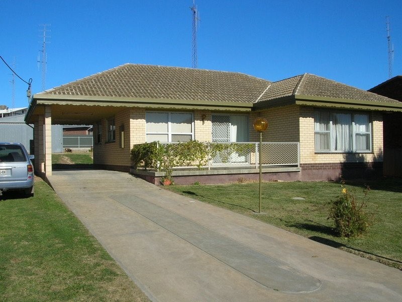 8 Carleton Crescent, Wallaroo SA 5556