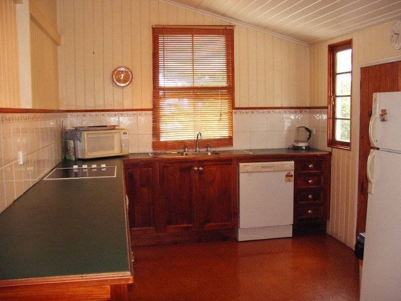 11 Private Street, Allenstown QLD 4700
